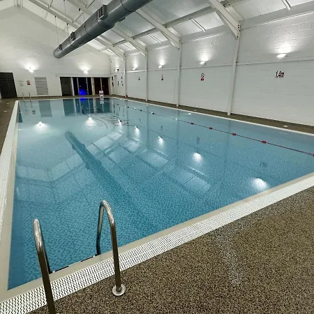 Sandy Bay Hideaway - Part Of The The Bay Village With Pool, Gym And Direct Access, Pub, Restaurant, Tennis And Meadows Walks *