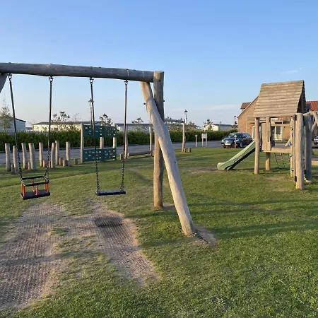 Sandy Bay Hideaway - Part Of The The Bay Village With Pool, Gym And Direct Access, Pub, Restaurant, Tennis And Meadows Walks Filey