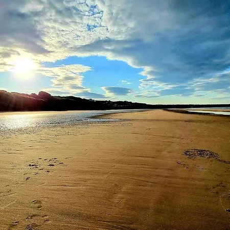 Sandy Bay Hideaway - Part Of The The Bay Village With Pool, Gym And Direct Access, Pub, Restaurant, Tennis And Meadows Walks *