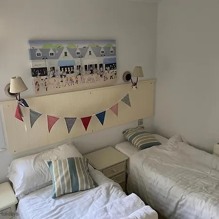 펜션 Sandy Bay Hideaway - Part Of The The Bay Village With Pool, Gym And Direct Access, Pub, Restaurant, Tennis And Meadows Walks