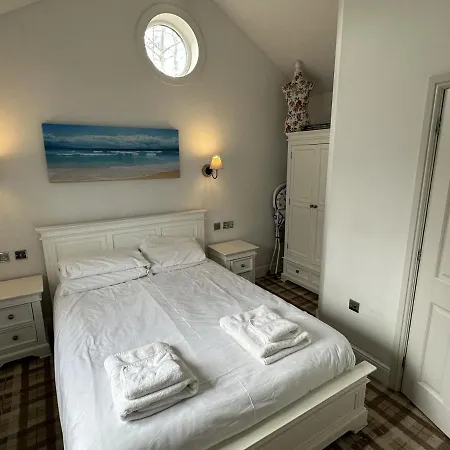 Sandy Bay Hideaway - Part Of The The Bay Village With Pool, Gym And Direct Access, Pub, Restaurant, Tennis And Meadows Walks