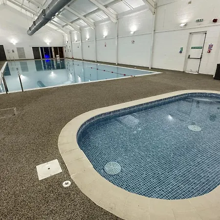 펜션 Sandy Bay Hideaway - Part Of The The Bay Village With Pool, Gym And Direct Access, Pub, Restaurant, Tennis And Meadows Walks