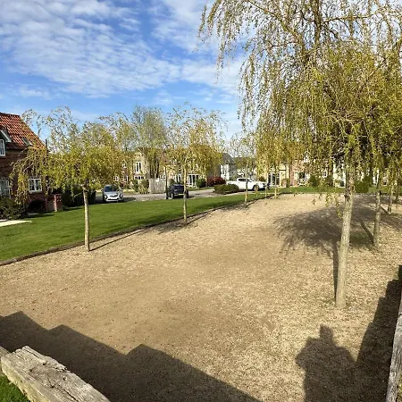 Sandy Bay Hideaway - Part Of The The Bay Village With Pool, Gym And Direct Access, Pub, Restaurant, Tennis And Meadows Walks * Filey