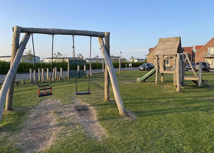 Sandy Bay Hideaway - Part Of The The Bay Village With Pool, Gym And Direct Access, Pub, Restaurant, Tennis And Meadows Walks Filey