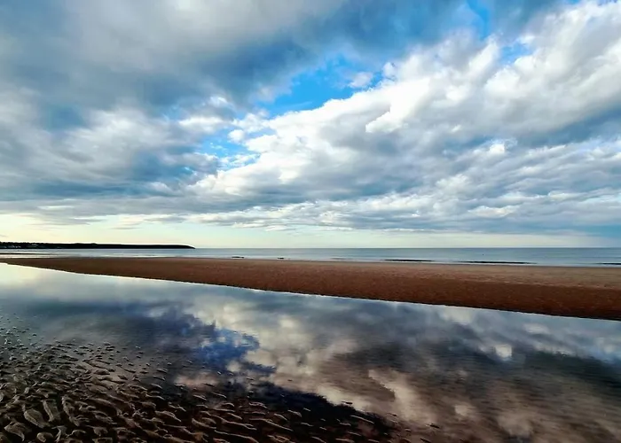 Hébergement de vacances Sandy Bay Hideaway - Part Of The The Bay Village With Pool, Gym And Direct Access, Pub, Restaurant, Tennis And Meadows Walks *