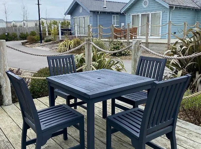 Sandy Bay Hideaway - Part Of The The Bay Village With Pool, Gym And Direct Access, Pub, Restaurant, Tennis And Meadows Walks