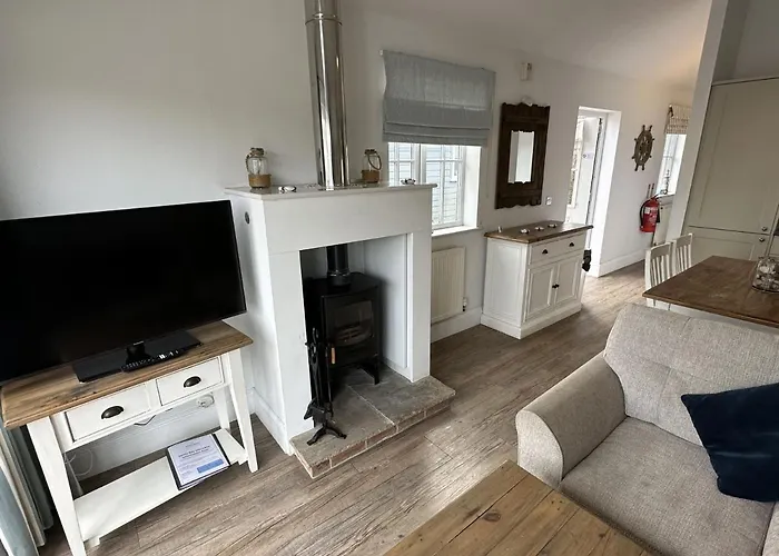 Hébergement de vacances Sandy Bay Hideaway - Part Of The The Bay Village With Pool, Gym And Direct Access, Pub, Restaurant, Tennis And Meadows Walks *