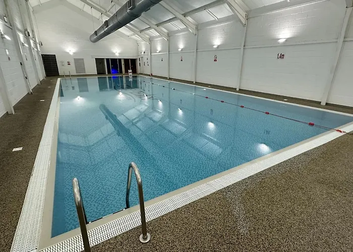 Sandy Bay Hideaway - Part Of The The Bay Village With Pool, Gym And Direct Access, Pub, Restaurant, Tennis And Meadows Walks *