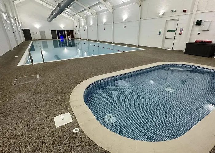 Hébergement de vacances Sandy Bay Hideaway - Part Of The The Bay Village With Pool, Gym And Direct Access, Pub, Restaurant, Tennis And Meadows Walks