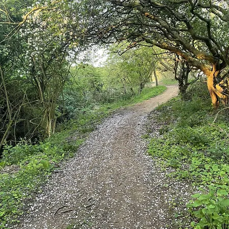 Sandy Bay Hideaway - Part Of The The Bay Village With Pool, Gym And Direct Access, Pub, Restaurant, Tennis And Meadows Walks *